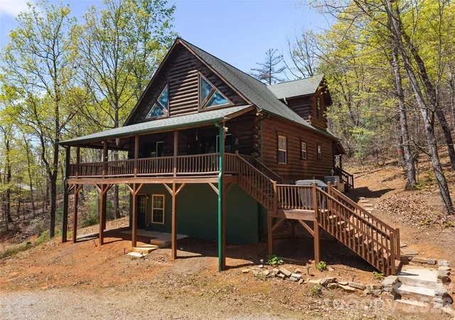 Photo 3 of Single family home for sale at 462 Deep Woods Ln, Saluda, NC 28773 | MLS# 4366925 | Listing updated on 2026-09-26