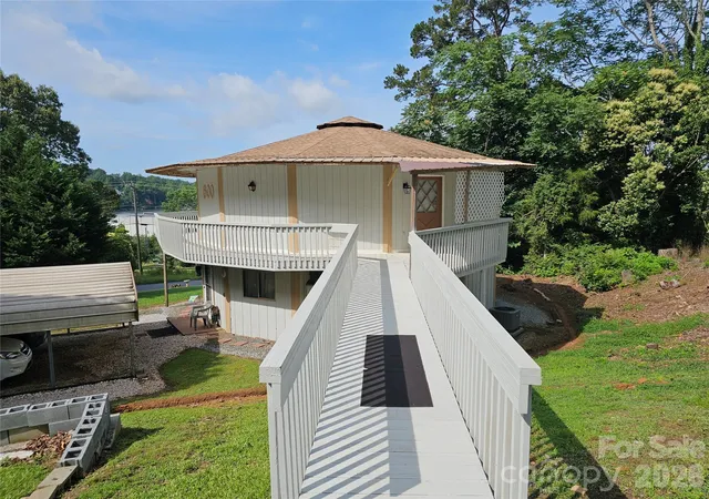 Photo 4 of House for sale at 500 Steel Brg Loop, Hickory, NC 28601 | MLS# 4367603 | Listing updated on 2026-09-30
