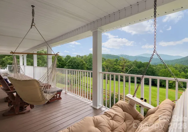 Photo 3 of Sale Pending at 24 Nesbitts Olde Farm Rd, Fairview, NC 28730 | MLS# 4367804 | Listing updated on 2026-09-14