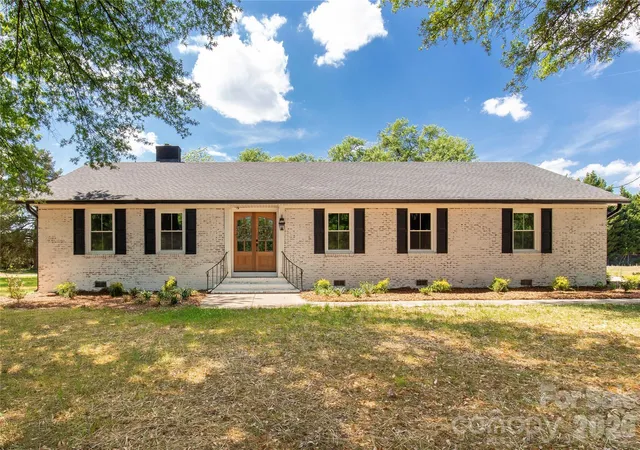 Photo 3 of Single family home for sale at 1108 Evans Ml Rd, Pageland, SC 29728 | MLS# 4369888 | Listing updated on 2026-10-04