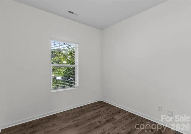 Photo 3 of Single family home for sale at 127 Buoy Ln, Statesville, NC 28677 | MLS# 4369903 | Listing updated on 2026-09-15
