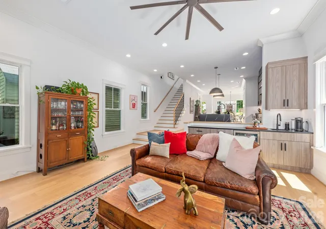Photo 3 of Single family home for sale at 313 Solomon St, Charlotte, NC 28216 | MLS# 4370384 | Listing updated on 2026-09-15