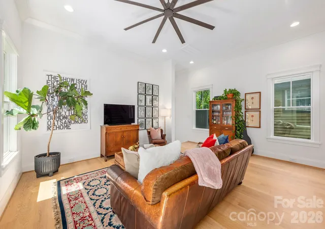 Photo 4 of Single family home for sale at 313 Solomon St, Charlotte, NC 28216 | MLS# 4370384 | Listing updated on 2026-09-15
