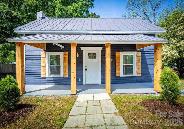 Photo 1 of Single family home for sale at 19513 Meridian St, Cornelius, NC 28031 | MLS# 4370578 | Listing updated on 2026-09-14