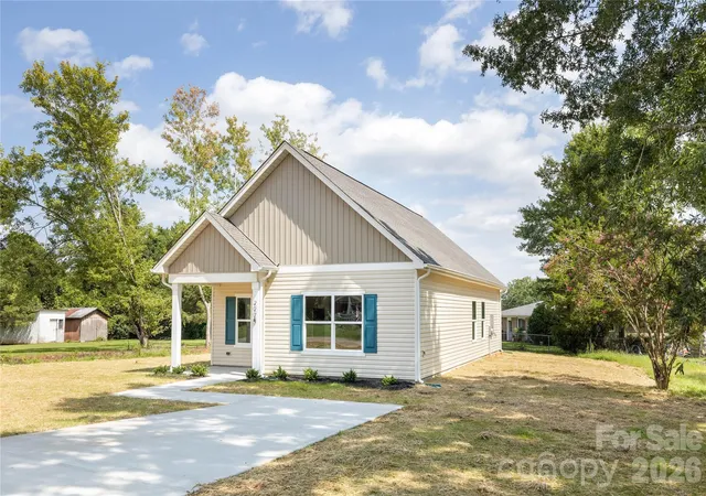 Photo 1 of Single family home for sale at 6625 Tracy Ave, Charlotte, NC 28214 | MLS# 4370594 | Listing updated on 2026-10-05