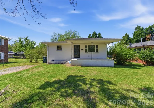 Photo 2 of Single family home for sale at 615 W Marsh St, Salisbury, NC 28144 | MLS# 4370900 | Listing updated on 2026-09-14