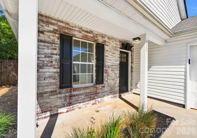 Photo 4 of Single family home for sale at 102 Daventry Pl, Mooresville, NC 28117 | MLS# 4370988 | Listing updated on 2026-09-22