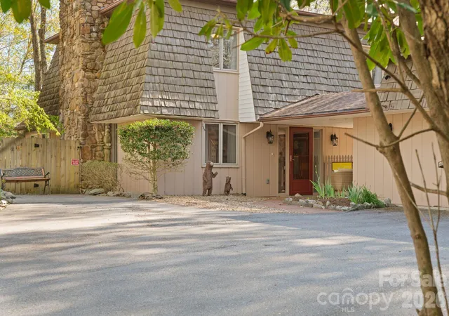 Photo 2 of Single family home for sale at 363 S Sequoyah Ln, Brevard, NC 28712 | MLS# 4370995 | Listing updated on 2026-09-15