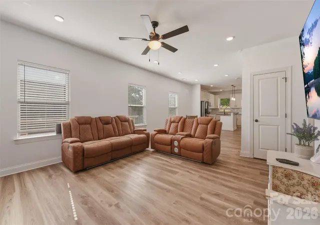 Photo 3 of Single family home for sale at 701 E 3rd Avenue, Gastonia, NC 28054 | MLS# 4371262 | Listing updated on 2026-09-28