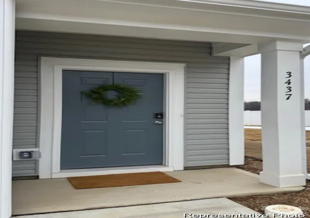 Photo 2 of Townhouse for sale at 2213 Jons Crk Ln #28, Charlotte, NC 28213 | MLS# 4371513 | Listing updated on 2026-09-11