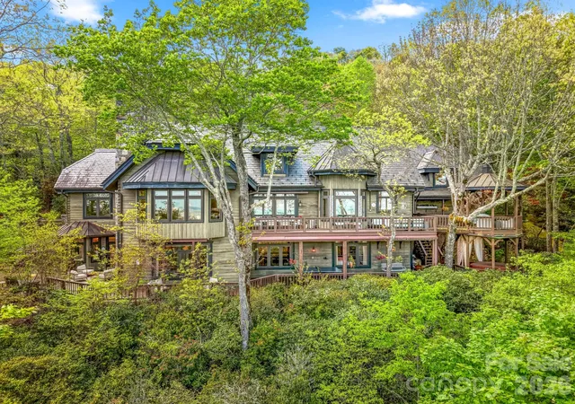 Single family home for sale at 1052 Toxaway Dr, Lake Toxaway, NC 28747 | MLS# 4371688