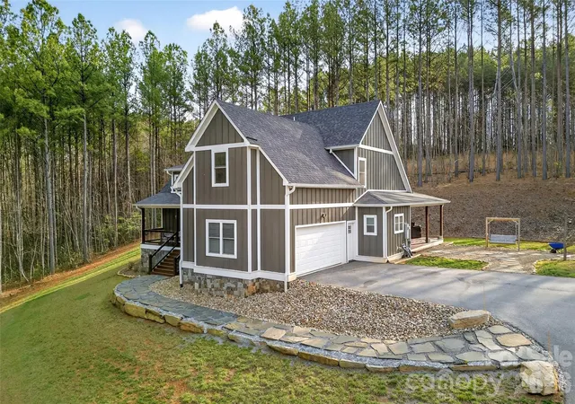 Photo 1 of Single family home for sale at 201 Wright Rd, Marion, NC 28752 | MLS# 4371777 | Listing updated on 2026-09-29