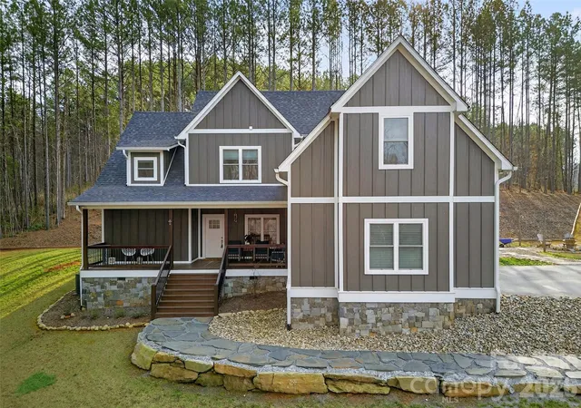 Photo 2 of Single family home for sale at 201 Wright Rd, Marion, NC 28752 | MLS# 4371777 | Listing updated on 2026-09-29