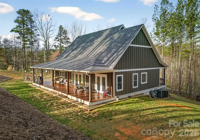 Photo 3 of Single family home for sale at 201 Wright Rd, Marion, NC 28752 | MLS# 4371777 | Listing updated on 2026-09-29