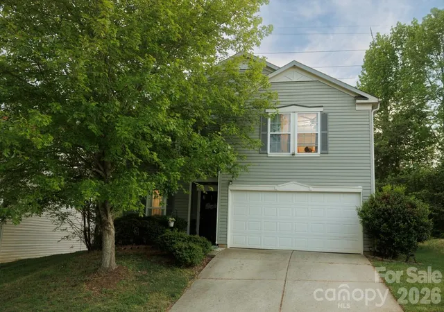 Photo 1 of Single family home for sale at 6135 Blue Ash Ln, Charlotte, NC 28215 | MLS# 4371813 | Listing updated on 2026-09-28