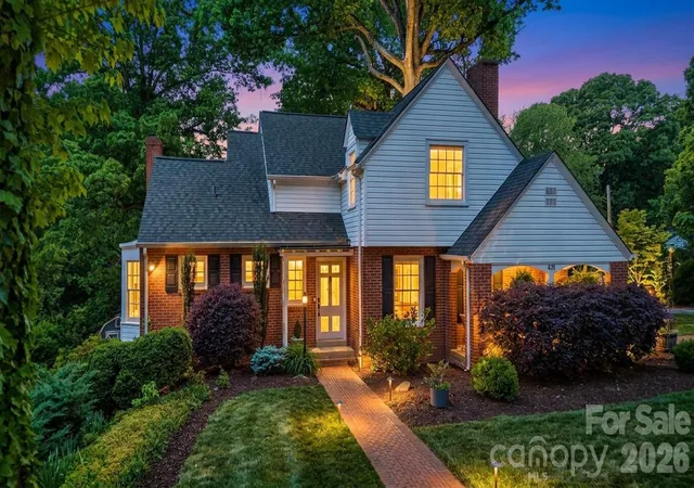 Photo 1 of Single family home for sale at 431 9th Street Nw, Hickory, NC 28601 | MLS# 4371820 | Listing updated on 2026-09-14