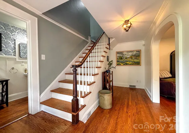Photo 4 of Single family home for sale at 431 9th Street NW, Hickory, NC 28601 | MLS# 4371820 | Listing updated on 2026-09-14