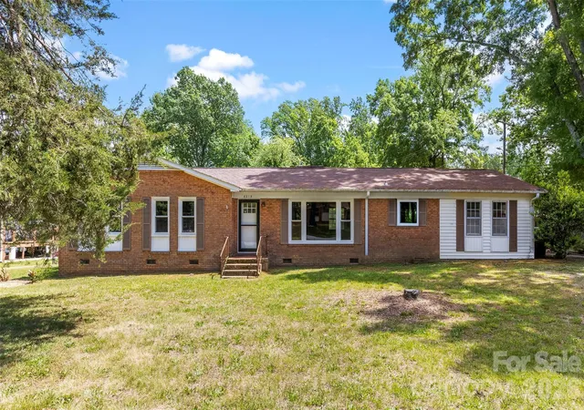 Photo 1 of Single family home for sale at 8315 Westbourne Dr, Charlotte, NC 28216 | MLS# 4372262 | Listing updated on 2026-09-21