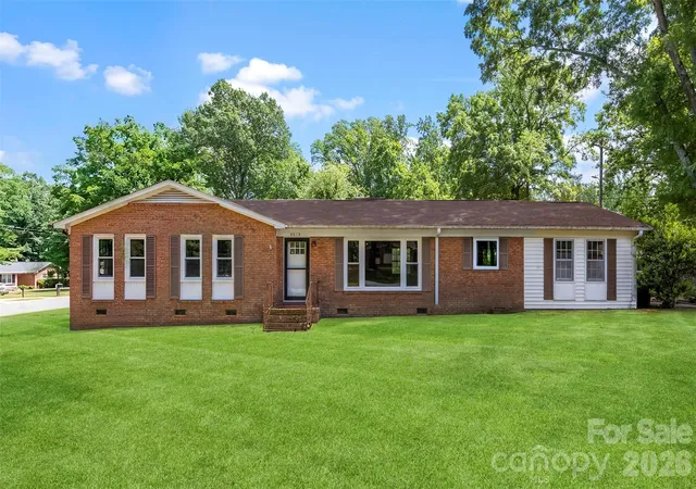 Photo 2 of Single family home for sale at 8315 Westbourne Dr, Charlotte, NC 28216 | MLS# 4372262 | Listing updated on 2026-09-21