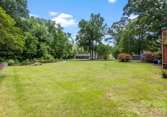 Photo 3 of Single family home for sale at 8315 Westbourne Dr, Charlotte, NC 28216 | MLS# 4372262 | Listing updated on 2026-09-21