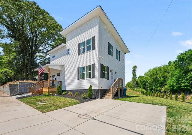 Photo 2 of Single family home for sale at 430 N Fulton St, Salisbury, NC 28144 | MLS# 4372374 | Listing updated on 2026-09-14