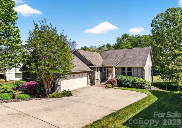 Photo 1 of Single family home for sale at 24 Triple Fairways Dr, Hendersonville, NC 28739 | MLS# 4372971 | Listing updated on 2026-09-26