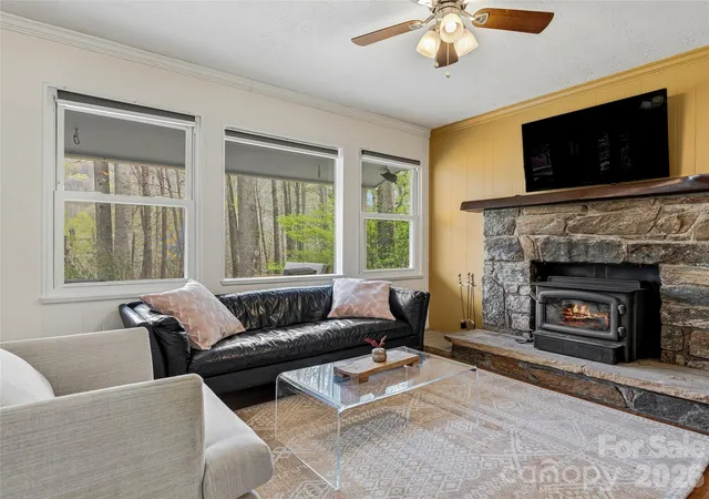 Photo 3 of Single family home for sale at 36 Dogwood Dr, Maggie Valley, NC 28751 | MLS# 4373028 | Listing updated on 2026-10-13