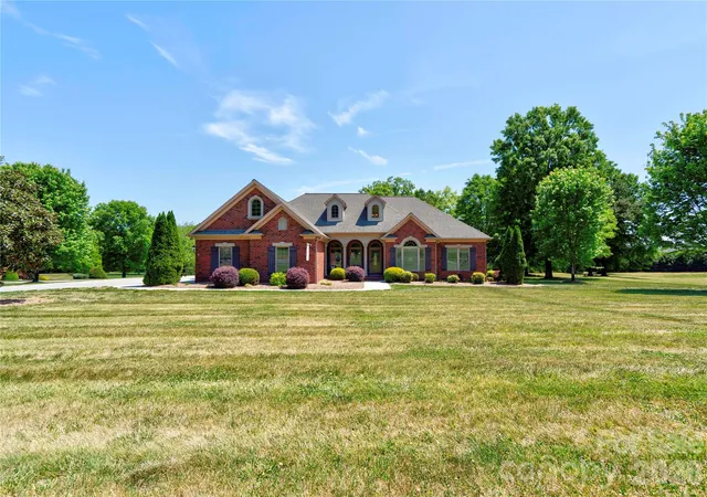 Photo 1 of Single family home for sale at 207 Cross Crk Dr, Cherryville, NC 28021 | MLS# 4373170 | Listing updated on 2026-09-15