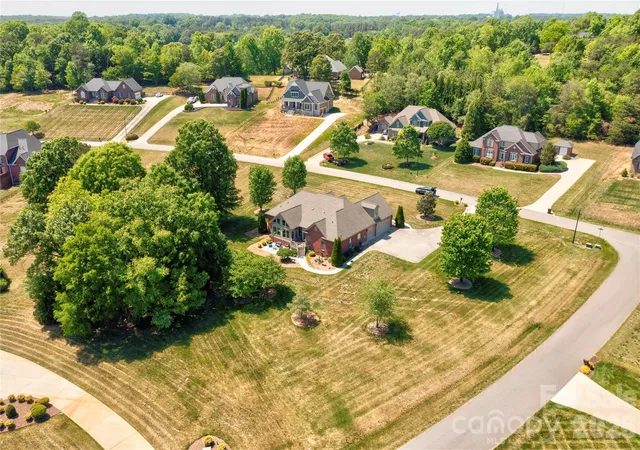 Photo 4 of Single family home for sale at 207 Cross Crk Dr, Cherryville, NC 28021 | MLS# 4373170 | Listing updated on 2026-09-15