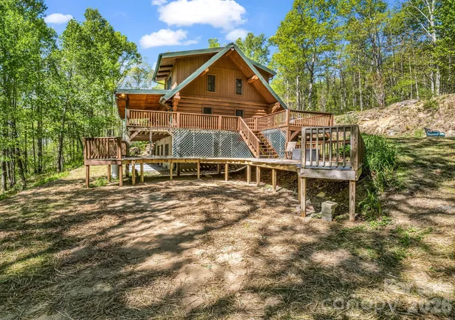 Photo 3 of Single family home for sale at 170 Old Mountain Pass, Hendersonville, NC 28792 | MLS# 4373268 | Listing updated on 2026-09-27