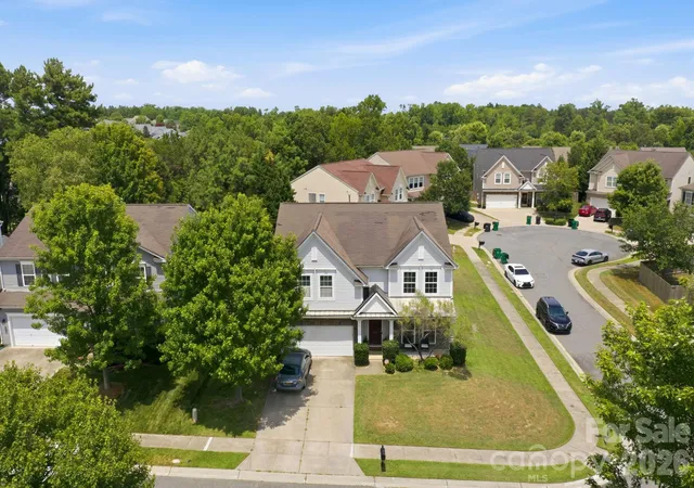 Photo 3 of Single family home for sale at 3504 Dominion Green Dr, Charlotte, NC 28269 | MLS# 4373828 | Listing updated on 2026-09-12