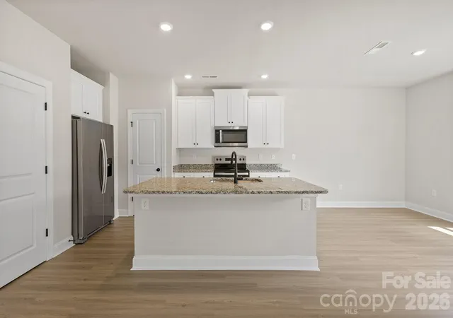 Photo 4 of Single family home for sale at 3334 Yorkshire Dr, Gastonia, NC 28052 | MLS# 4374242 | Listing updated on 2026-10-02