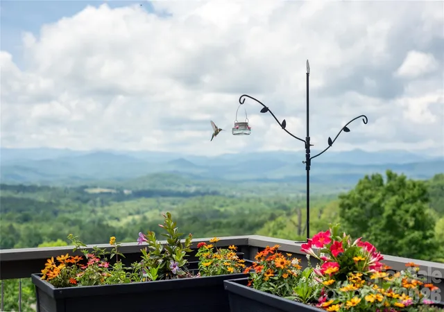 Photo 1 of Single family home for sale at 467 Crystal Hts Dr, Hendersonville, NC 28379 | MLS# 4374377 | Listing updated on 2026-09-28