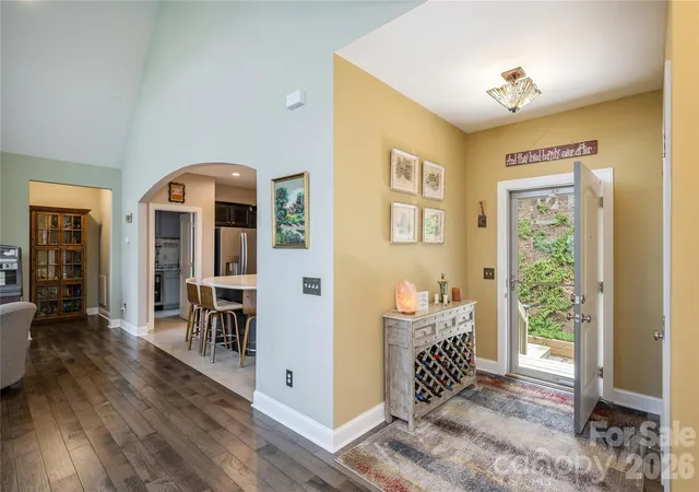 Photo 4 of Single family home for sale at 467 Crystal Hts Dr, Hendersonville, NC 28379 | MLS# 4374377 | Listing updated on 2026-09-28