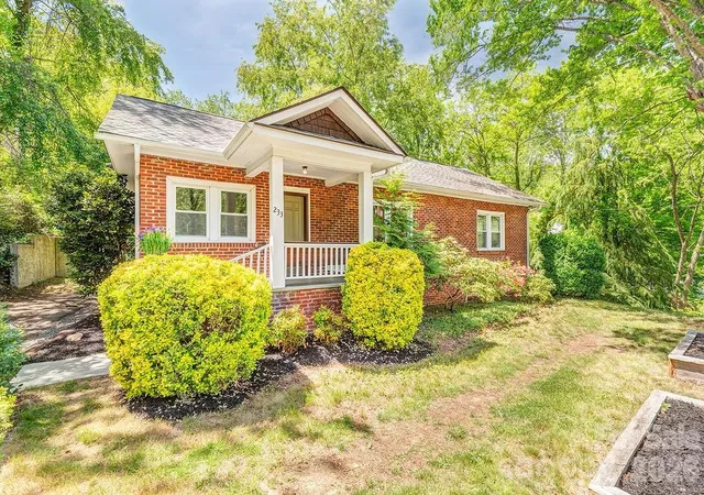 Photo 1 of Single family home for sale at 233/231 Fairfax Ave #A/B, Asheville, NC 28806 | MLS# 4375366 | Listing updated on 2026-10-09