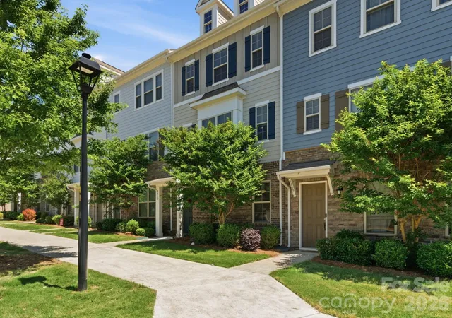 Photo 3 of Townhouse for sale at 9812 Ainslie Downs St, Charlotte, NC 28273 | MLS# 4375661 | Listing updated on 2026-09-12