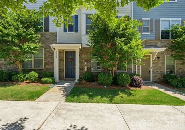 Photo 3 of Townhouse for sale at 9812 Ainslie Downs St, Charlotte, NC 28273 | MLS# 4375661 | Listing updated on 2026-09-12