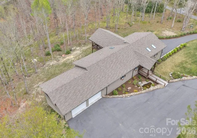 Photo 3 of Mansion for sale at 811 Linhigh Dr, Newland, NC 28657 | MLS# 4375942 | Listing updated on 2026-10-01