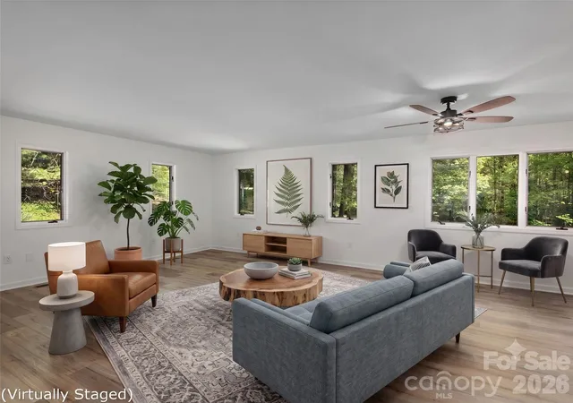 Photo 1 of Single family home for sale at 209 Ivy Hl Rd, Hendersonville, NC 28792 | MLS# 4376204 | Listing updated on 2026-09-15