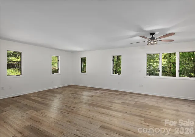 Photo 2 of Single family home for sale at 209 Ivy Hl Rd, Hendersonville, NC 28792 | MLS# 4376204 | Listing updated on 2026-09-15