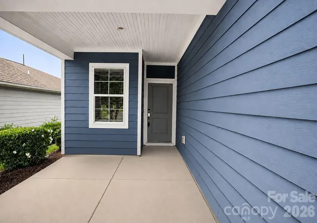 Photo 3 of Single family home for sale at 5149 Looking Glass Trl, Denver, NC 28037 | MLS# 4376712 | Listing updated on 2026-09-15