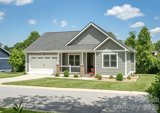 Photo 1 of Single family home for sale at 36 Windy Acres Knoll Dr, Hendersonville, NC 28792 | MLS# 4377336 | Listing updated on 2026-09-14