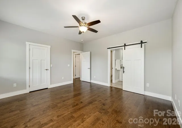 Photo 3 of Single family home for sale at 36 Windy Acres Knoll Dr, Hendersonville, NC 28792 | MLS# 4377336 | Listing updated on 2026-09-14