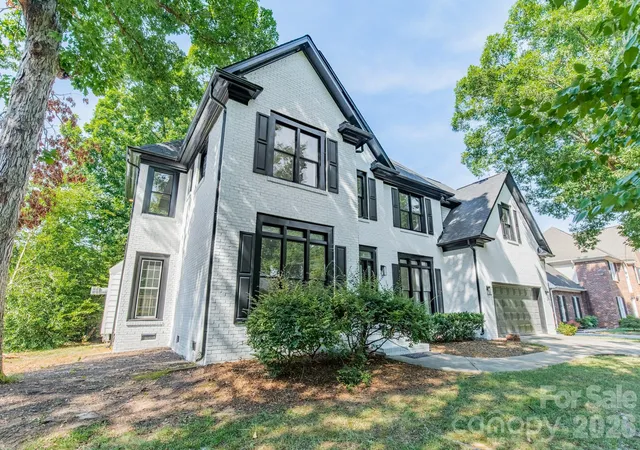 Photo 4 of Single family home for sale at 11550 Falling Leaves Dr, Charlotte, NC 28277 | MLS# 4377977 | Listing updated on 2026-09-12