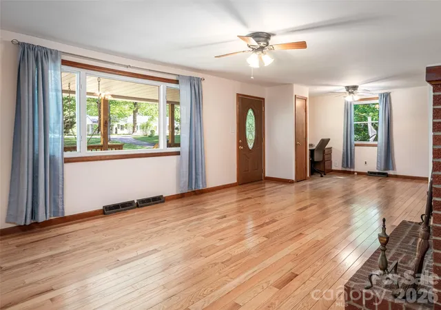 Photo 3 of Single family home for sale at 146 Fairmont Rd, Candler, NC 28715 | MLS# 4378254 | Listing updated on 2026-10-04