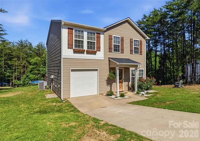 Photo 1 of Single family home for sale at 2220 Pinnacle View Dr, Kings Mountain, NC 28086 | MLS# 4378422 | Listing updated on 2026-09-11