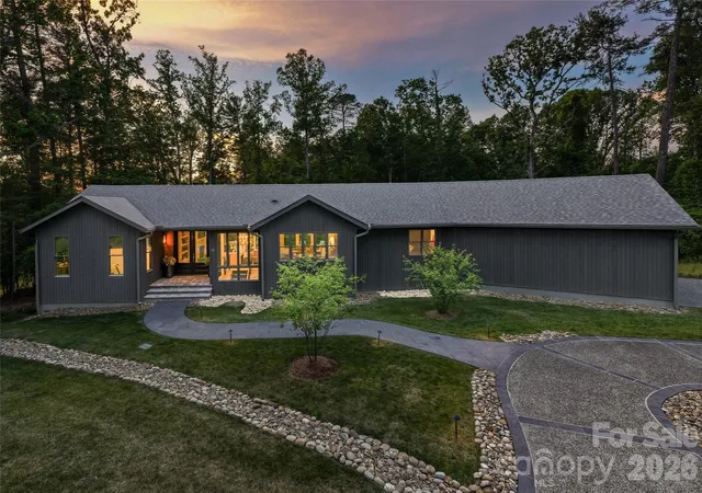 Photo 2 of Single family home for sale at 27 Tommy Ray Ridge, Weaverville, NC 28787 | MLS# 4378532 | Listing updated on 2026-09-30