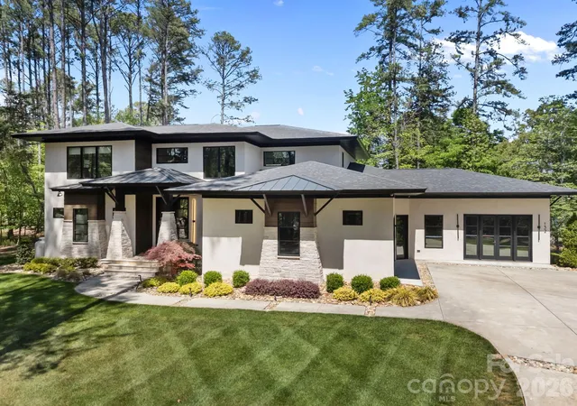Photo 1 of Single family home for sale at 132 Binns Rd, Mooresville, NC 28117 | MLS# 4379483 | Listing updated on 2026-10-03