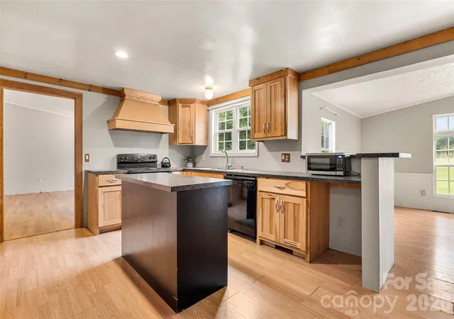 Photo 2 of Single family home for sale at 135 Benton Rd, Kings Mountain, NC 28086 | MLS# 4379689 | Listing updated on 2026-09-15