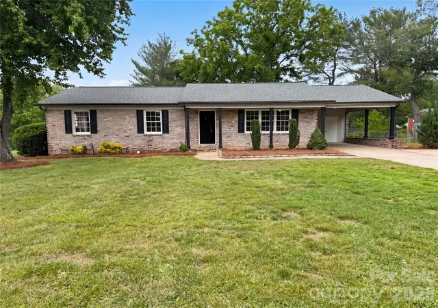 Photo 1 of Single family home for sale at 814 Charles Rd, Shelby, NC 28152 | MLS# 4381007 | Listing updated on 2026-09-10